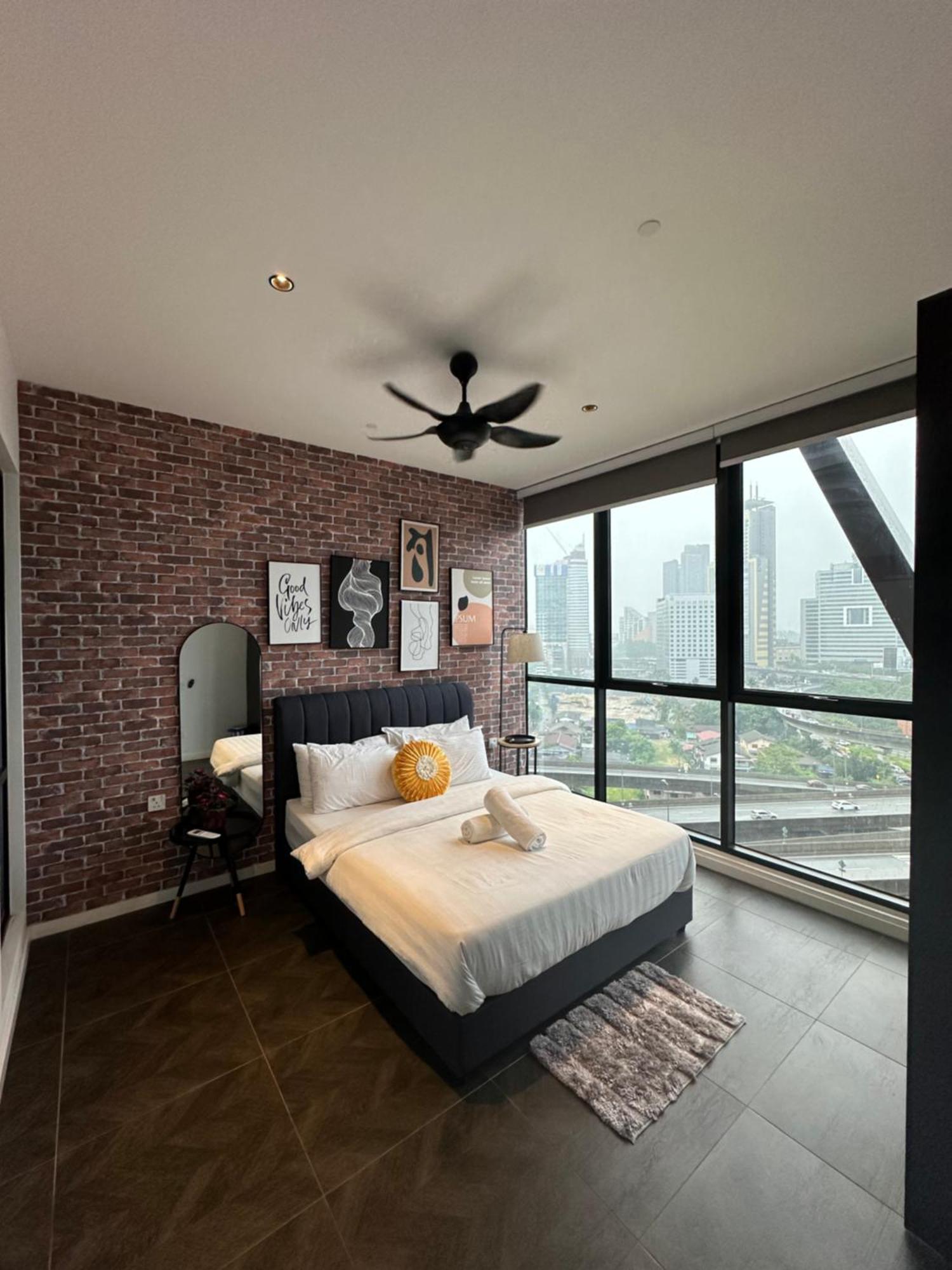 Scarletz Klcc By Aura Apartment