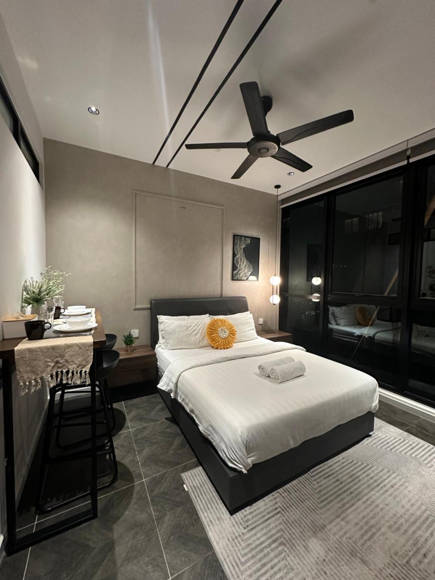 Apartment Scarletz Klcc By Aura Kuala Lumpur